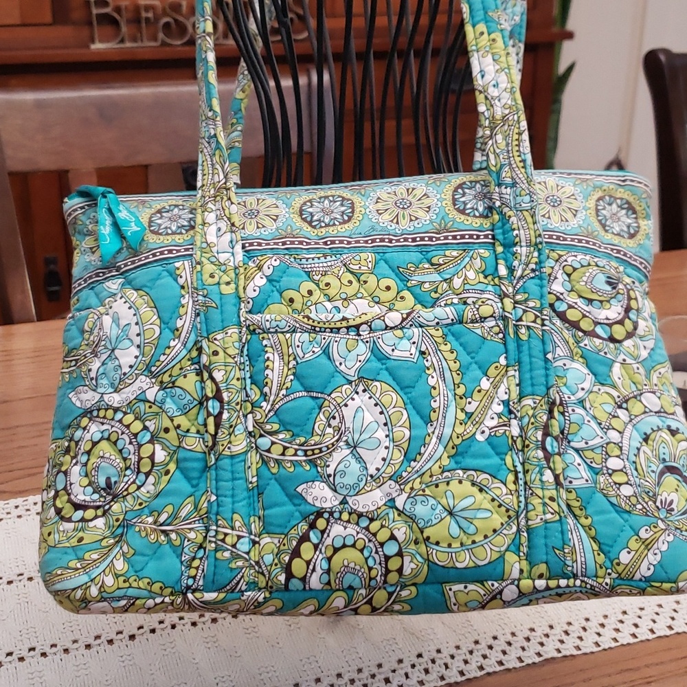 Retired Vera Bradley Pattern (Rare Find) VERY GOOD CONDITION - Picture 2 of 10